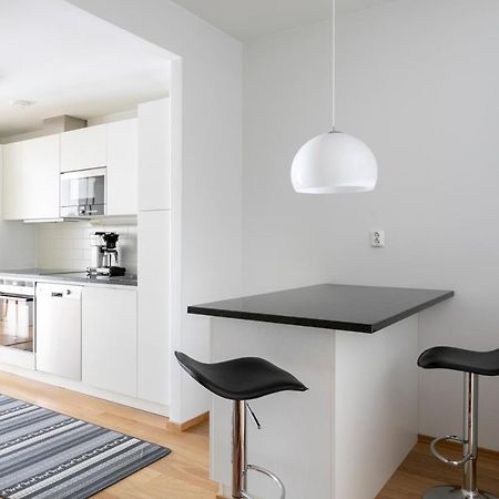 2Ndhomes Cozy 1Br Apartment With Balcony By The Central Station Helsinki Esterno foto