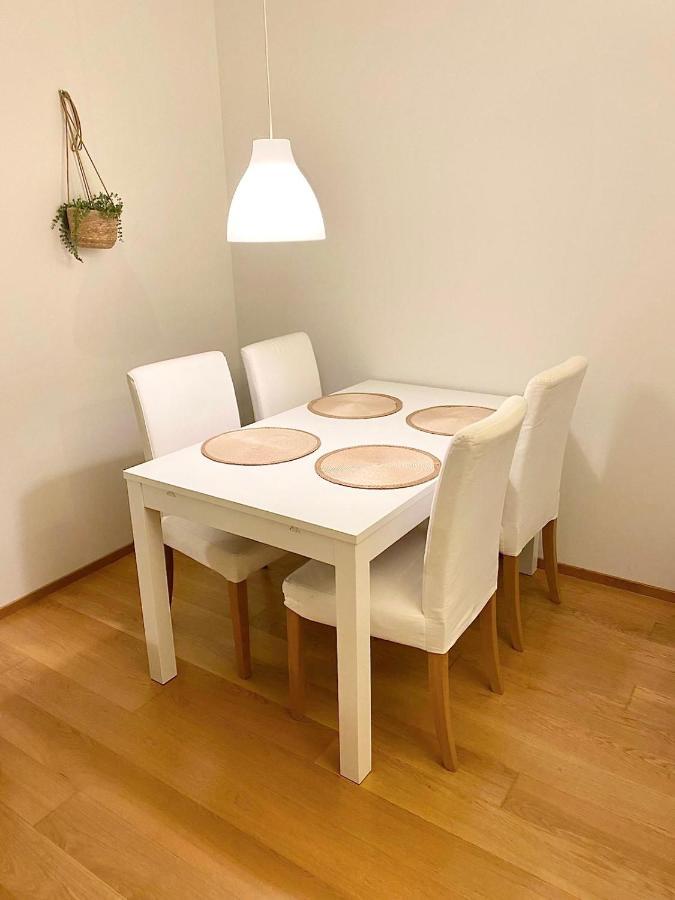 2Ndhomes Cozy 1Br Apartment With Balcony By The Central Station Helsinki Esterno foto