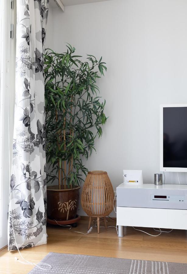 2Ndhomes Cozy 1Br Apartment With Balcony By The Central Station Helsinki Esterno foto